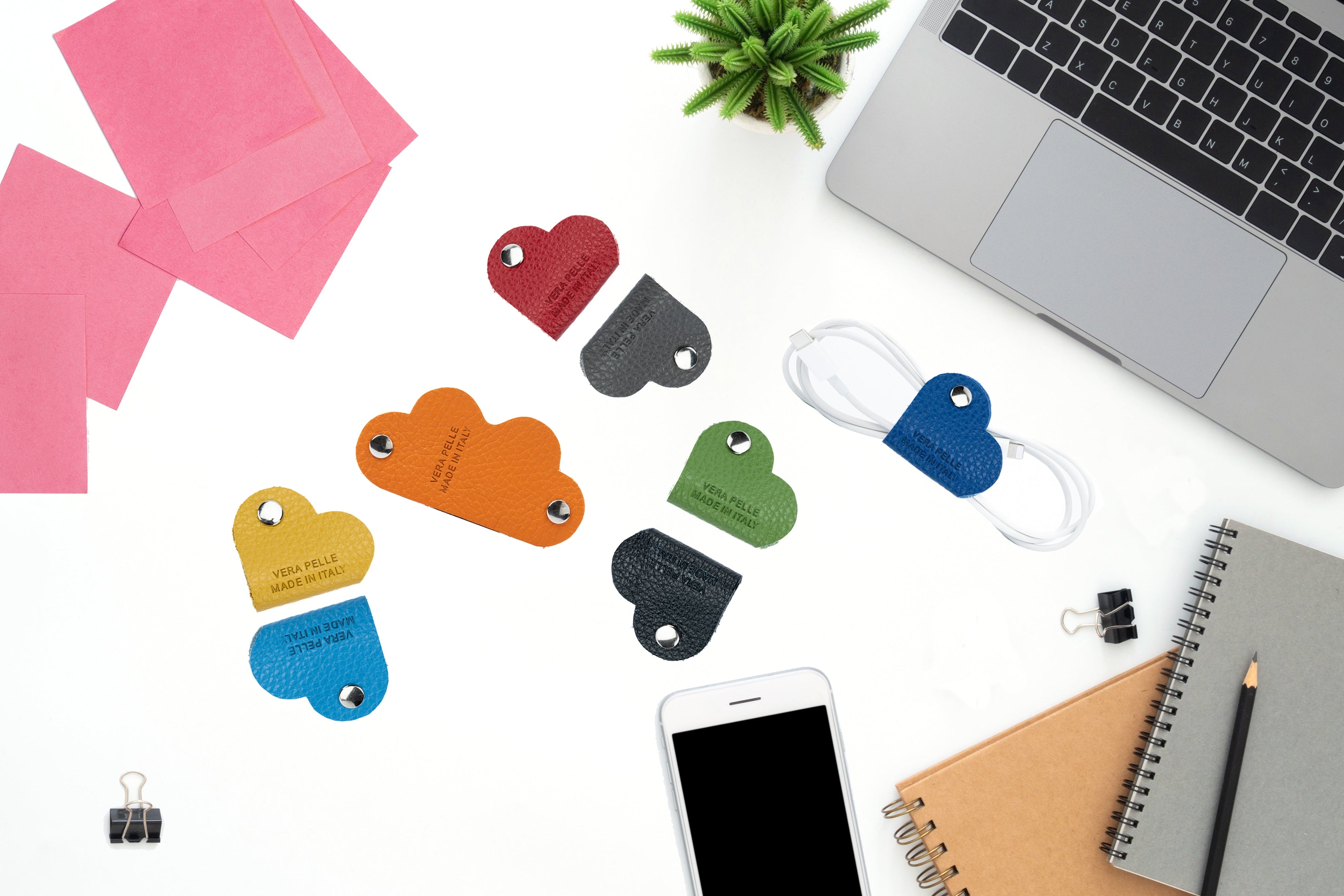 K0039FB | Heart Winder Made in Italy Genuine Full Grain Leather, Dollar Grain - Grey Color - Size: 5 x 8 x 0.5 cm - Package: Hard Bottom/Lid Gift Box